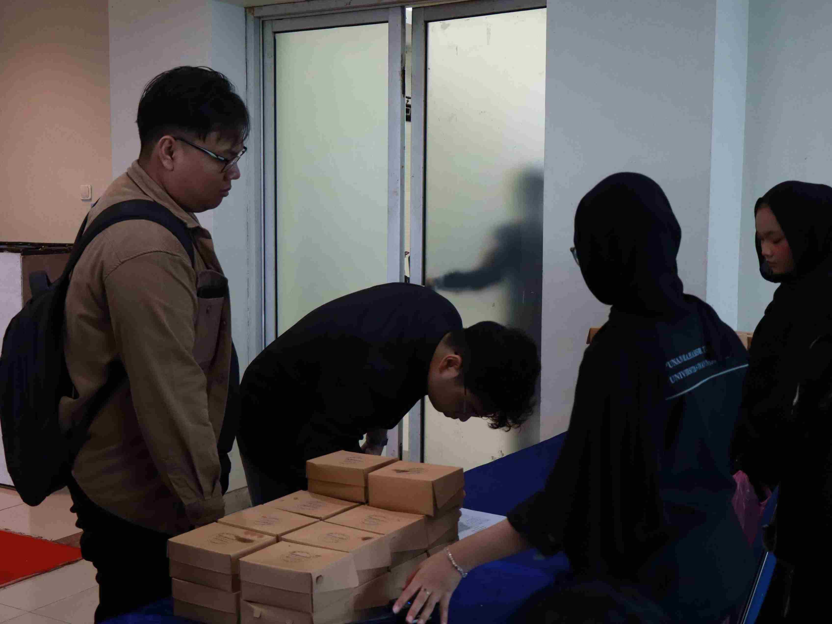 Registrasi Peserta dan Pengisian Kehadiran